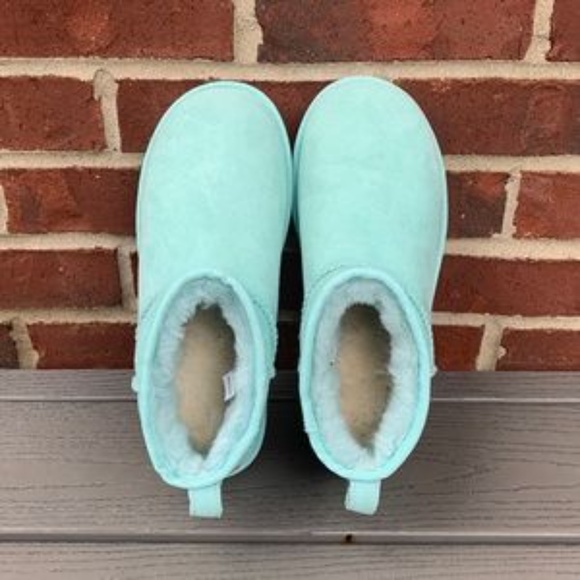 UGG Ultra Mini Classic Boot - Picture 4 of 11